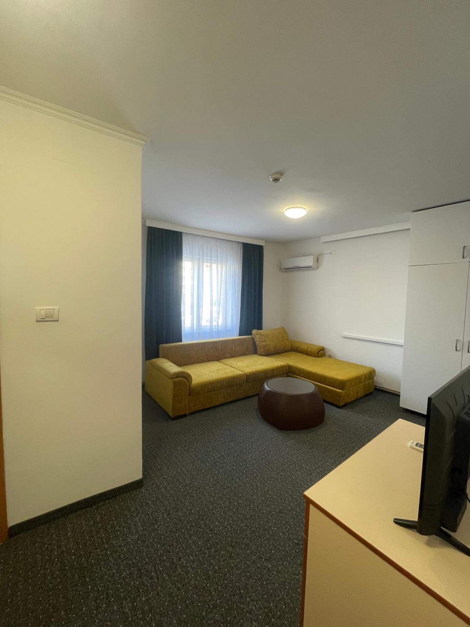 Hotel Ada - Otoka SJJ Eksteriør bilde